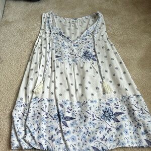 Women’s Old Navy sleeveless blouse size L